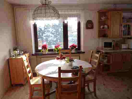 <h2>Dom w Chwaszczynie</h2> <h3>Cena: 1.200.000,00 </h3> <a href='index.cgi?action=11&cmd=VDT_EDIT&idn=868'>Wi�cej...</a>