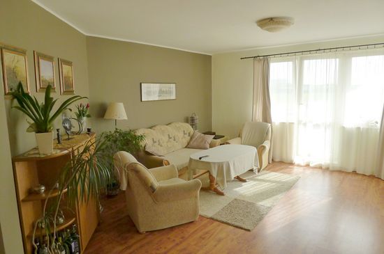 <h2>Sprzedam mieszkanie !!!</h2> <h3>Cena: 385.000,00 </h3> <a href='index.cgi?action=11&cmd=VDT_EDIT&idn=904'>Wi�cej...</a>